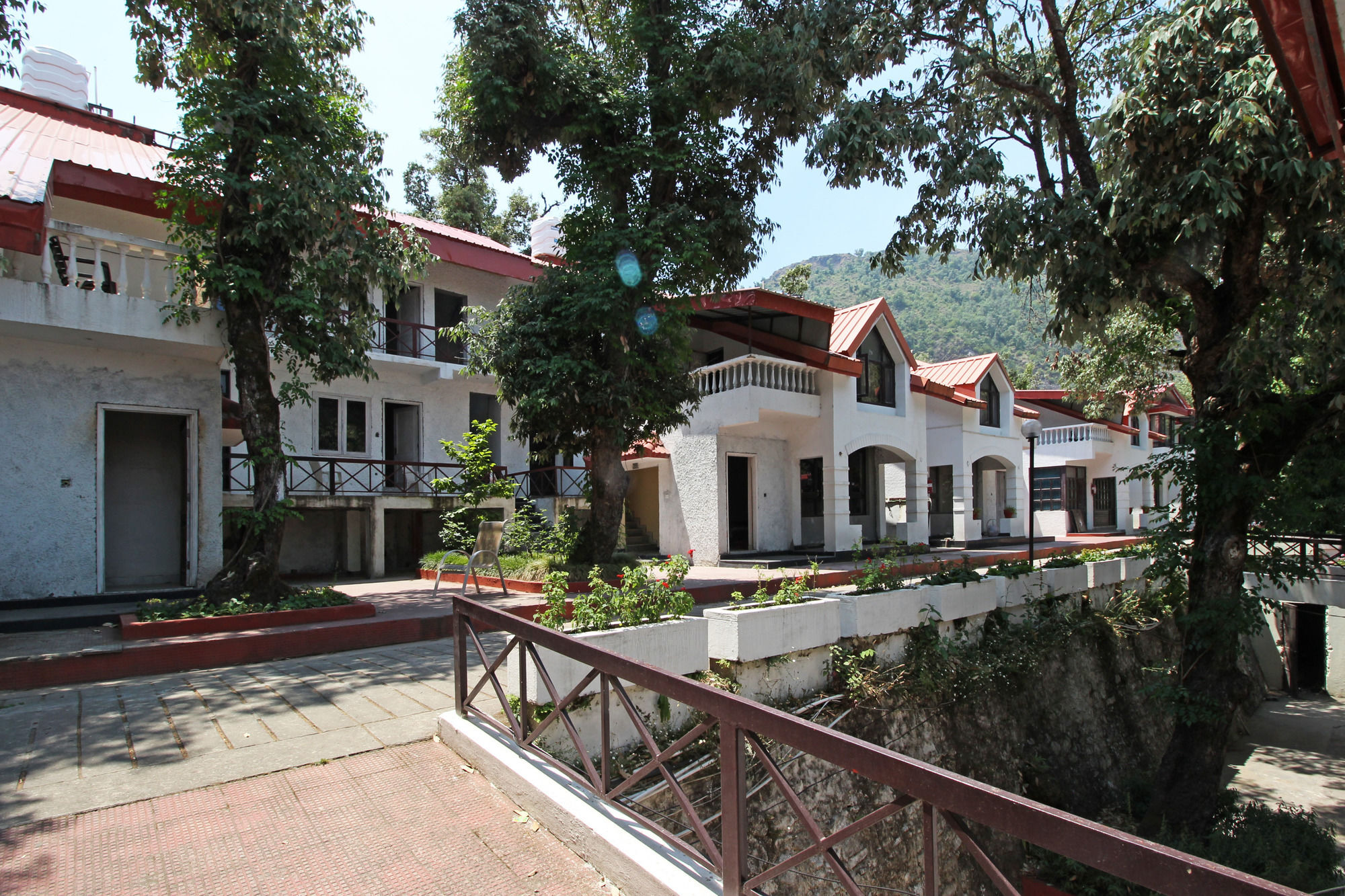Oyo 5248 Surbee Resorts Мусори Екстериор снимка